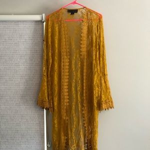 Gorgeous gold lace overlay top!